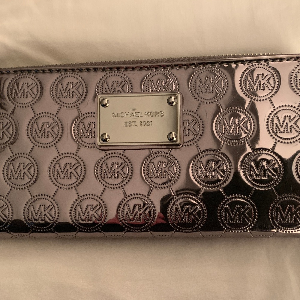 Large Michael Kors Wallet Metallic